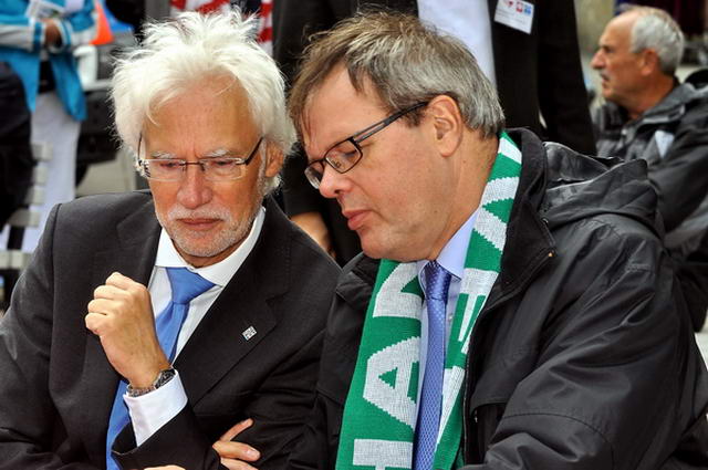Zu_Tisch   072.jpg